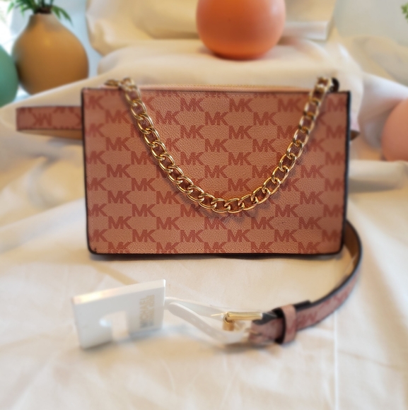 Michael Kors Belt Purse - Picture 3 of 15
